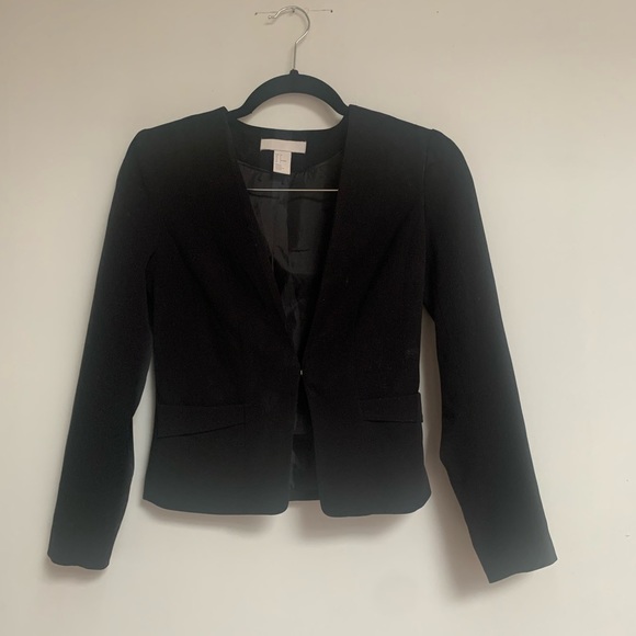 Black short blazer, Size 4 - Picture 1 of 2